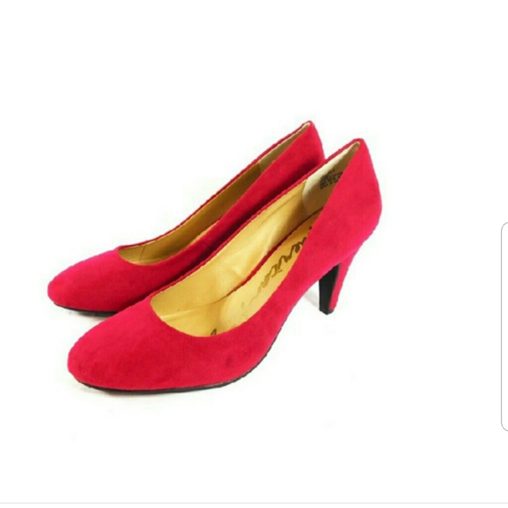 Red Pumps